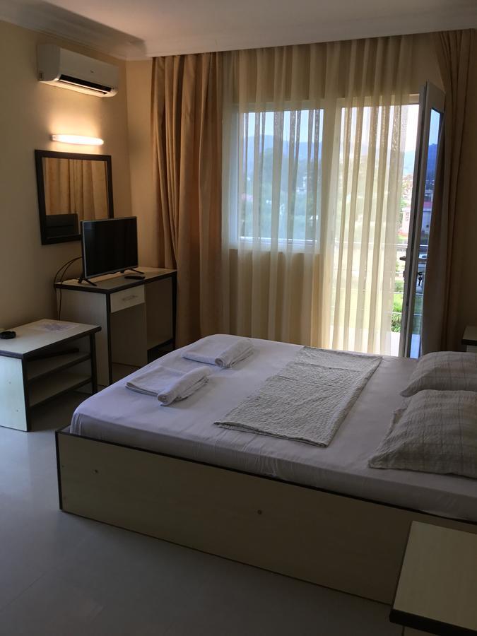 Sunny Land Hotel Chakvi Ngoại thất bức ảnh
